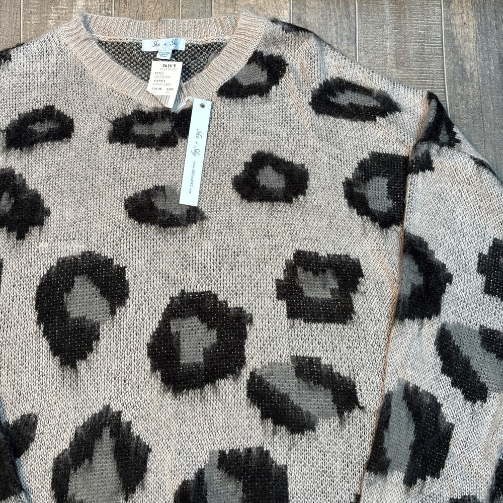 She + Sky Women's Leopard‎ Print Knit Sweater One Size NWT Beige Black Gray